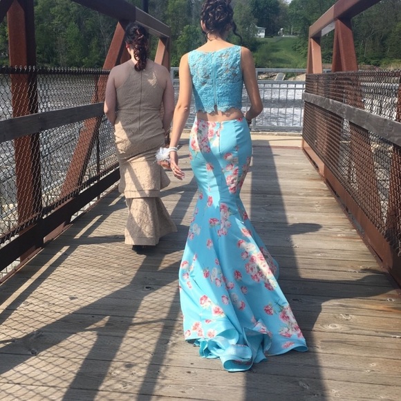 Prom or dinner dress - Picture 2 of 3